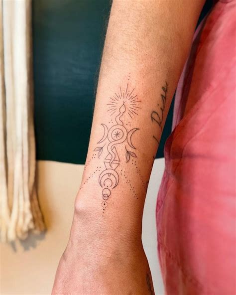 101 Best Tattoo Wrist Ideas That Will Blow Your Mind Outsons Men S 101 Best Tattoo Wrist Ideas That Will Blow Your Mind Outsons Men S