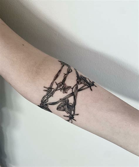 12 Amazing Barbed Wire Tattoos Their Meanings 12 Amazing Barbed Wire Tattoos Their Meanings