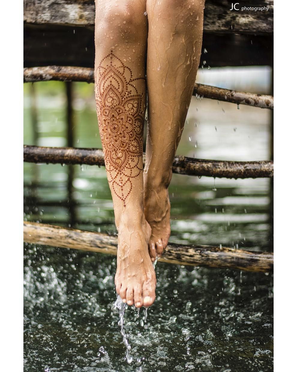 125 Best Thigh Tattoos For Women Cute Design Ideas 2021 Guide