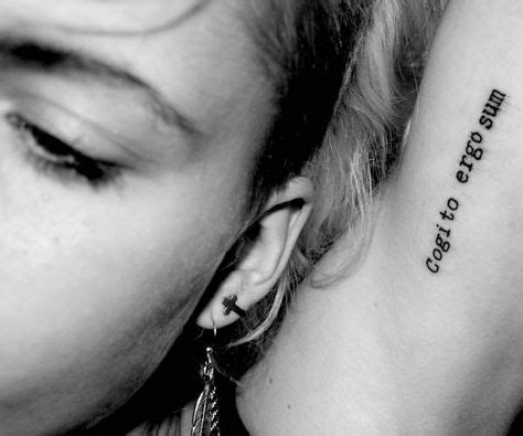 20 Tatuajes En Lat N Y Su Significado Cogito Ergo Sum Tattoos Ankle