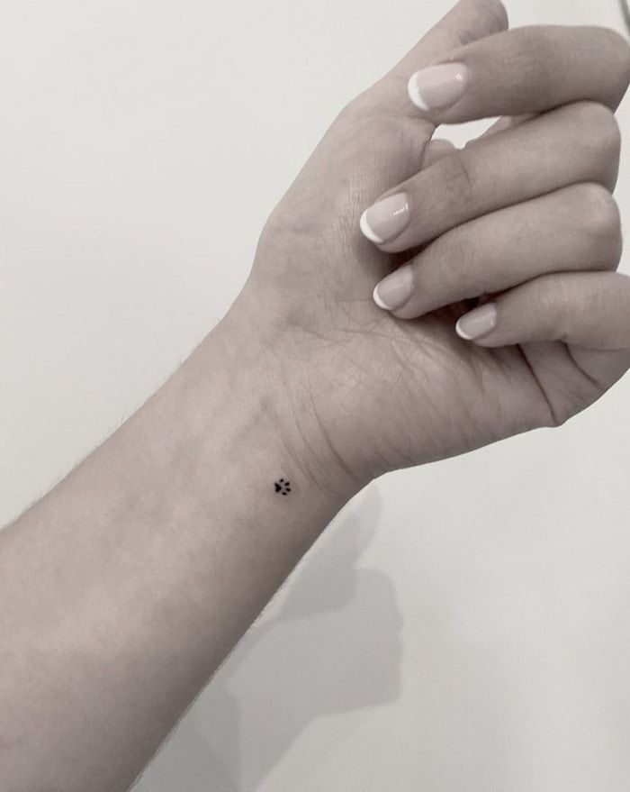 30 Small Wrist Tattoos Perfect For The Ink Minimalist 30 Small Wrist Tattoos Perfect For The Ink Minimalist