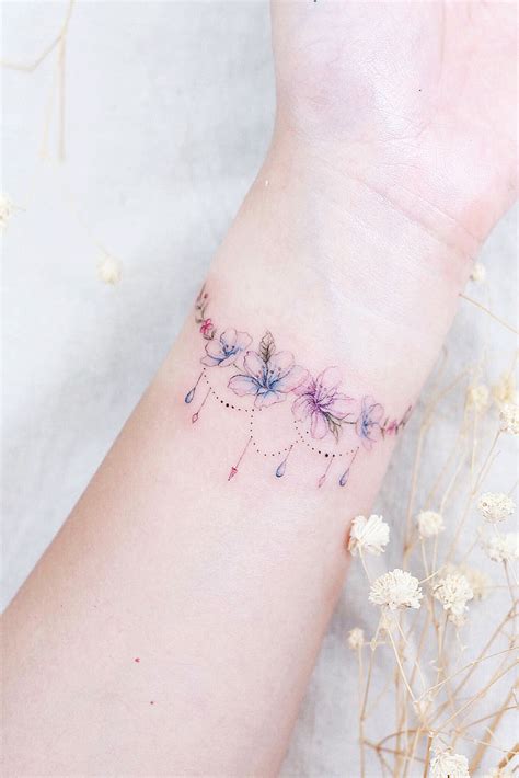 39 Delicate Wrist Tattoos For Your Upcoming Ink Session 39 Delicate Wrist Tattoos For Your Upcoming Ink Session