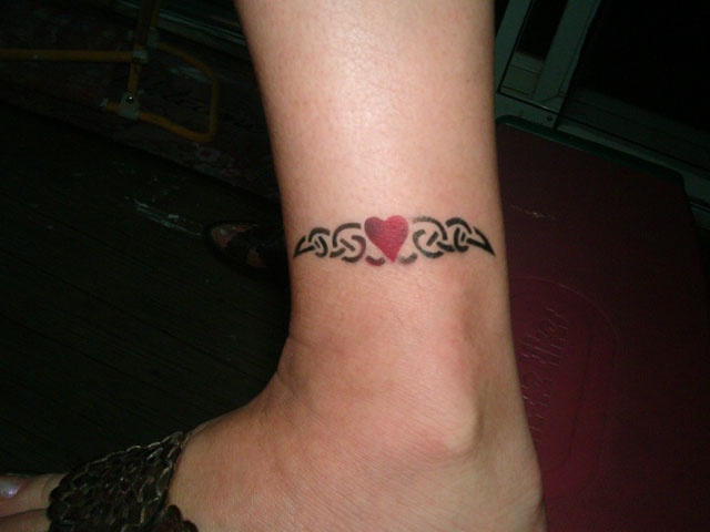 50 Remarkable Ankle Bracelet Tattoo Designs 2022 Sheideas