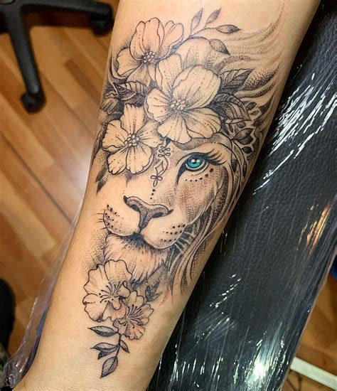 62 Fierce And Beautiful Lion Tattoos For Women