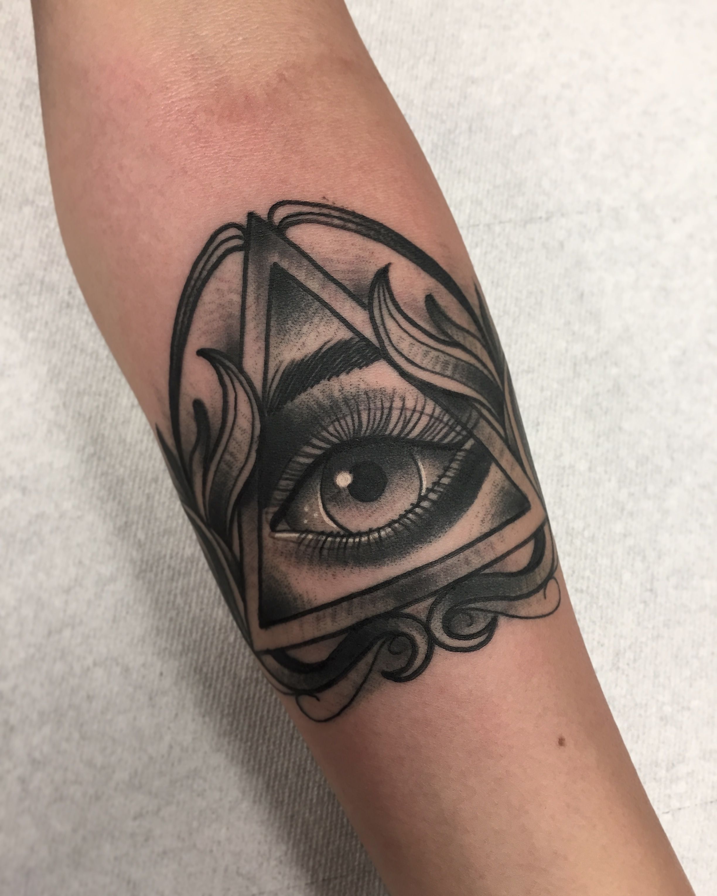 95 Illuminati All Seeing Eye Tattoo Meaning Designs For Men 2019