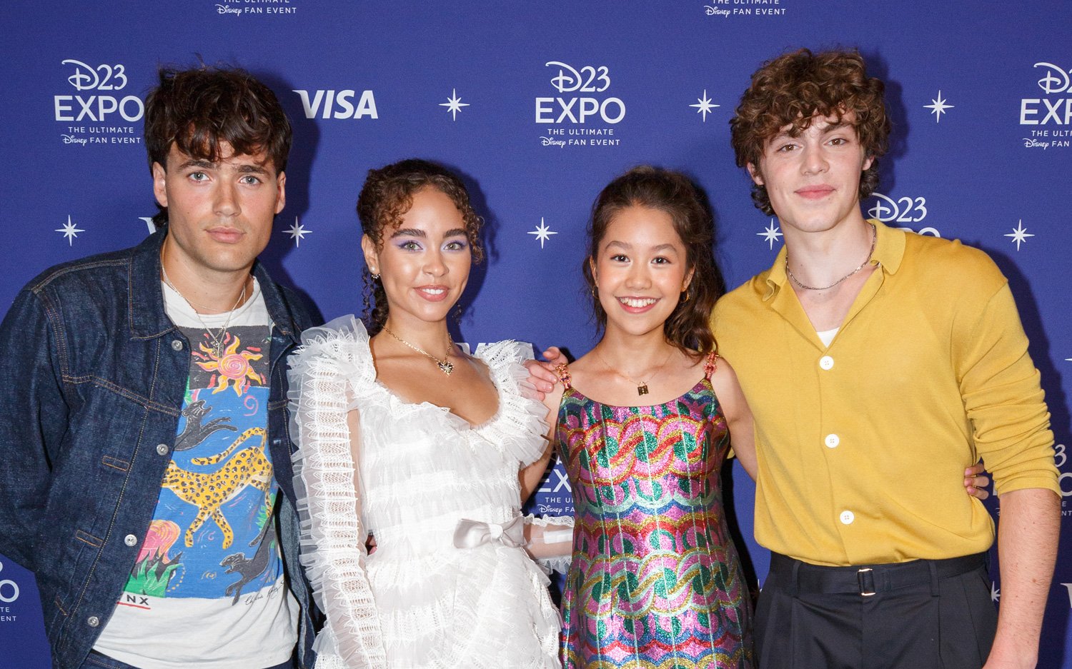 Avatar 2 S Young Stars Step Out Together For D23 Expo Photo 1356575