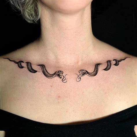 Stunning Collarbone Tattoos for Women: Trendy Designs 2023