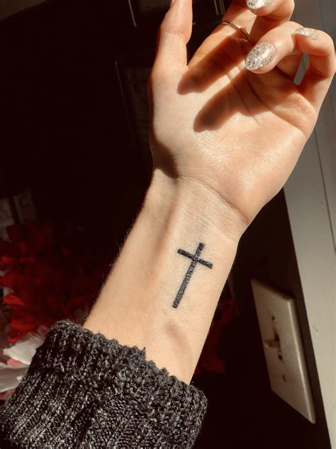 Cross Tattoo On Wrist Cross Tattoo On Wrist Small Cross Tattoos