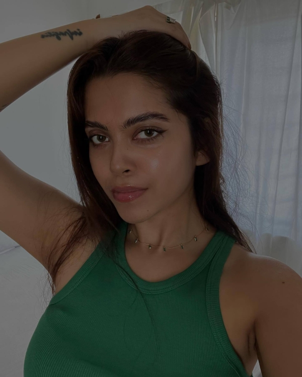 Deepika Padukone S Lookalike S Pictures Go Viral The Uncanny