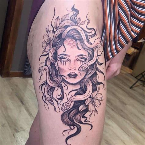 Feminine Medusa Thigh Tattoo: Stunning Designs & Ideas