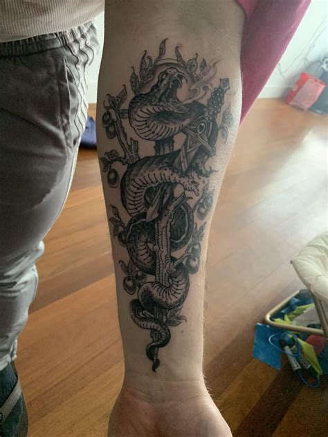 Lucky's Tattoo Northampton MA: Expert Ink, Unique Designs