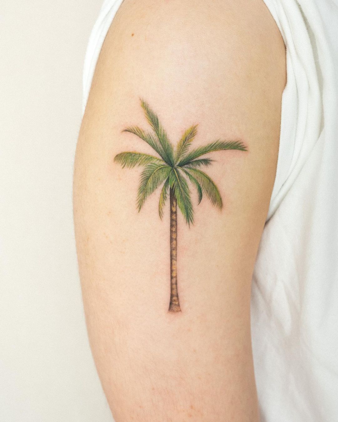 Share More Than 71 Palm Tree Tattoo Finger Best In Cdgdbentre