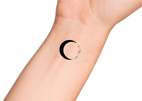 Simple Crescent Moon Tattoo Ideas & Meanings
