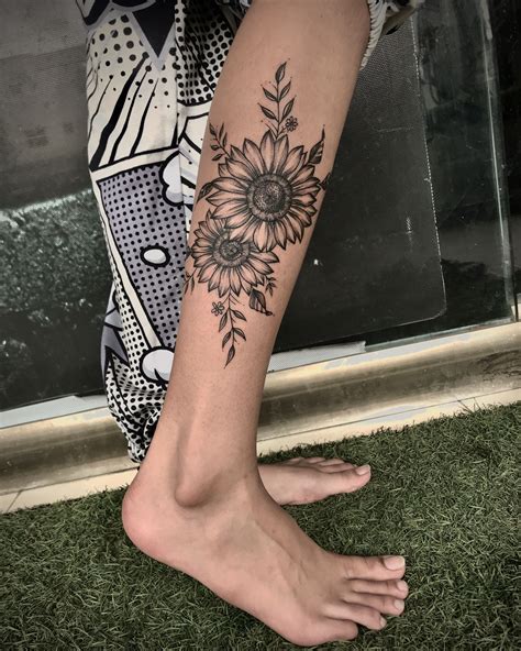 Sunflower Leg Tattoo: Stunning Design Ideas & Meaning