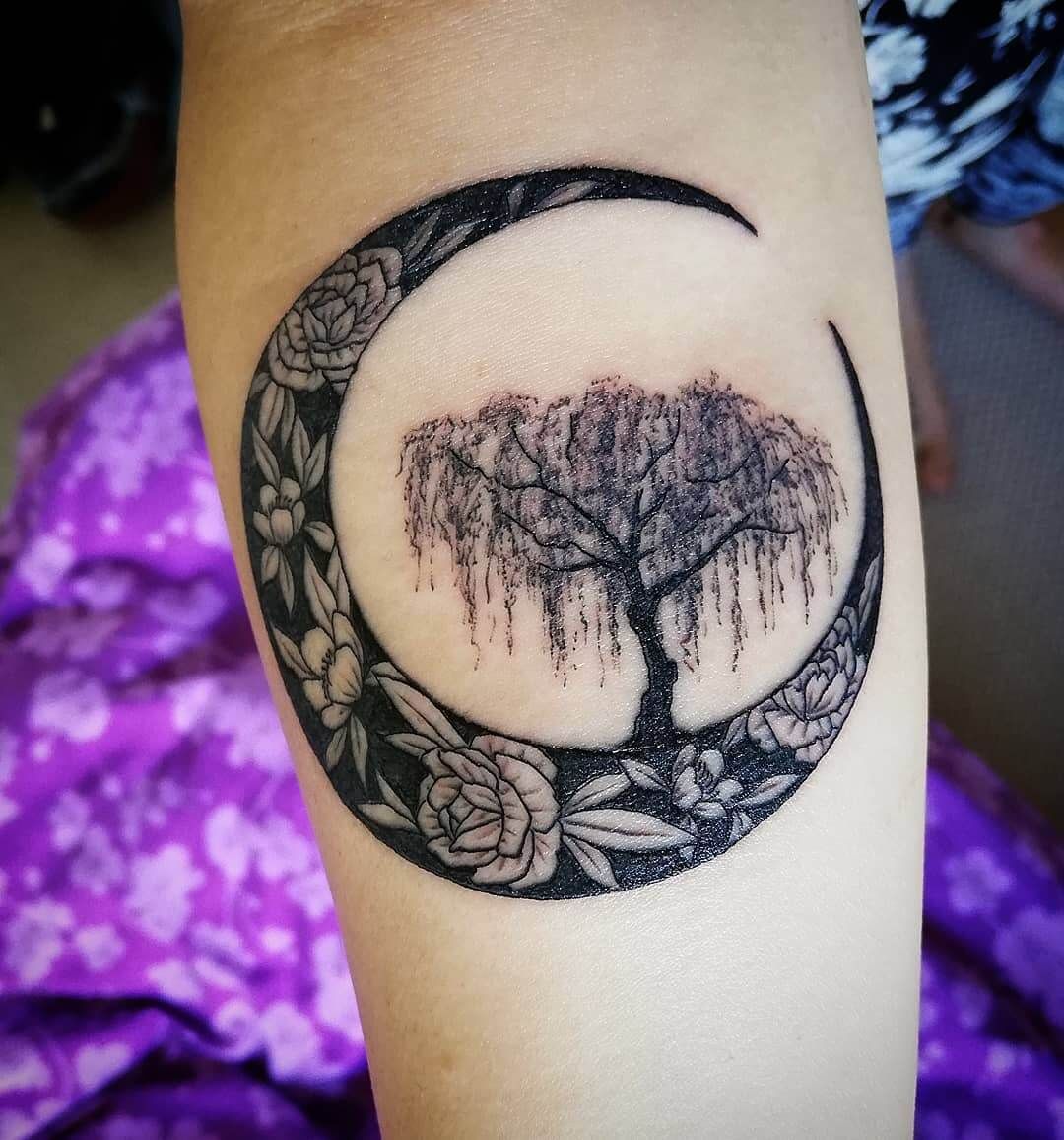 Elegant Willow Tree Tattoos: Nature’s Grace Inked