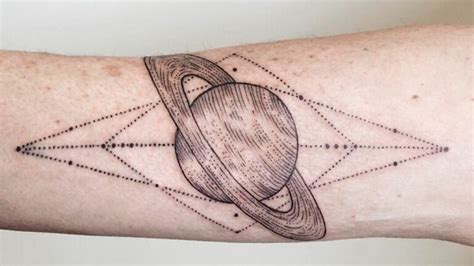 Tatuajes De Saturno Significado 100 Im Genes Rey Tatuaje Tatuajes De Saturno Significado 100 Im Genes Rey Tatuaje
