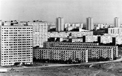 Life in the USSR: 1930s Living Conditions Unveiled