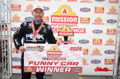 These Roses Are Just Stunning They Stand Out They Re Sharp And Clear