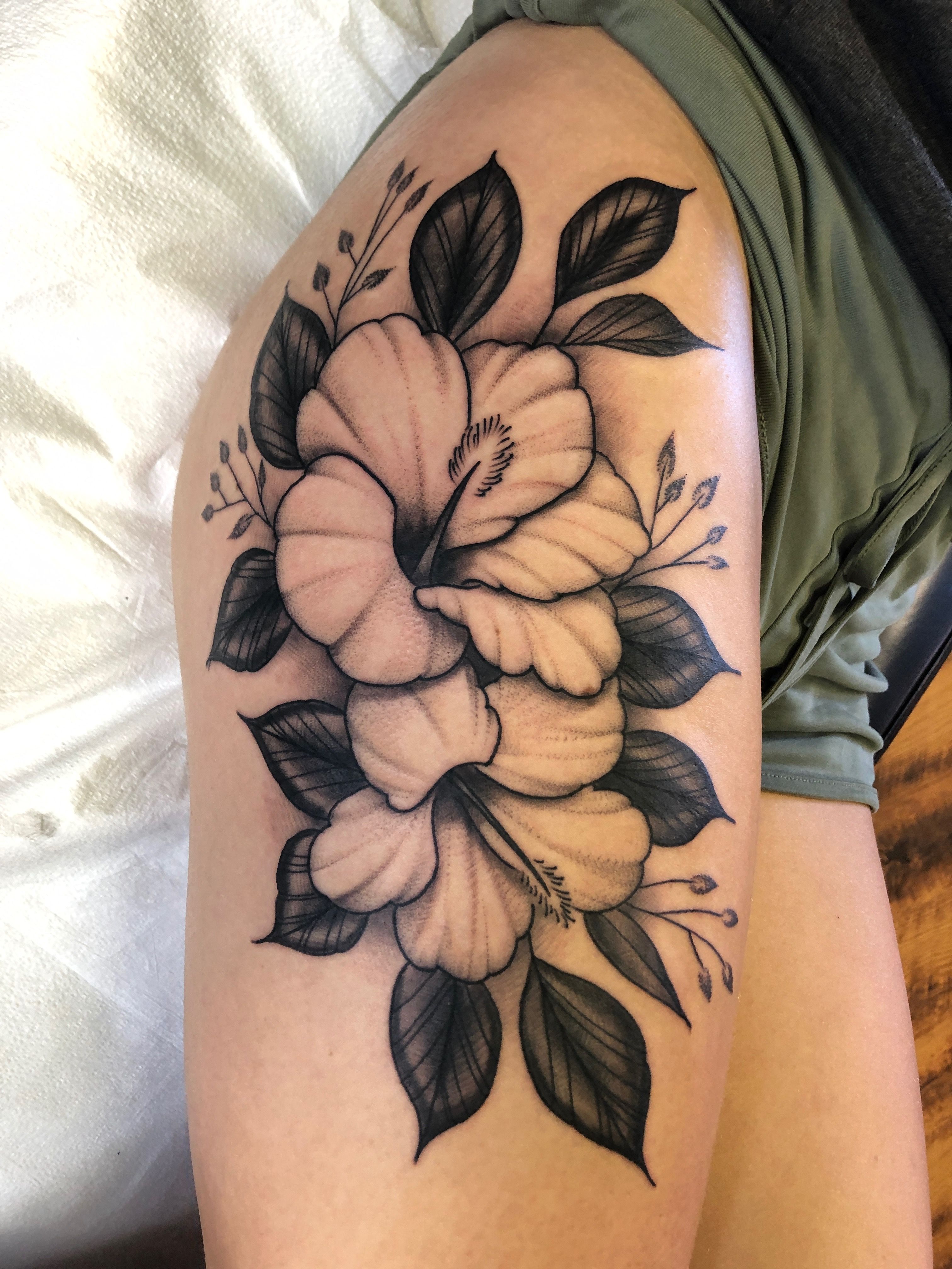 Floral Thigh Tattoos for Women: Stunning Designs & Ideas