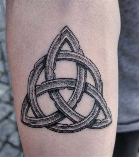Triquetra Celtic Knot Tattoo: Meaning & Design Ideas