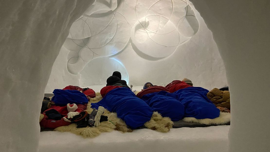Tuktu 4 The Snow Palace How To Build A Real Inuit Igloo Youtube