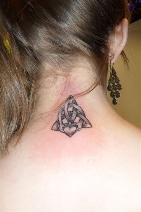 Unique Celtic Knot Tattoo On Girl Back Neck Knot Tattoo Celtic Knot