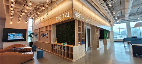 Innovative VP Digital Media Lab Speaker Insights